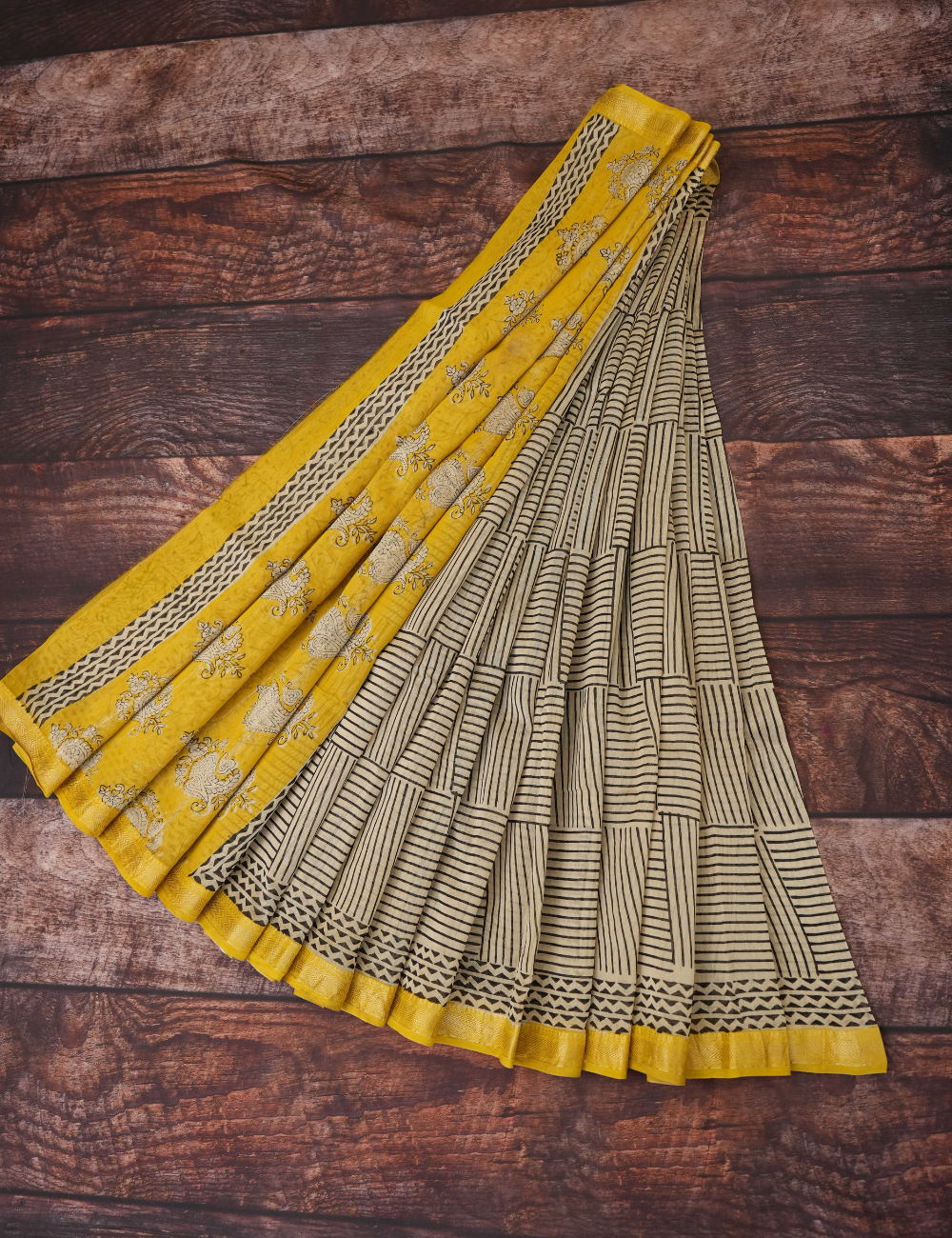 Daisy Stripes - White & Yellow - Maheshwari Silk Cotton Saree